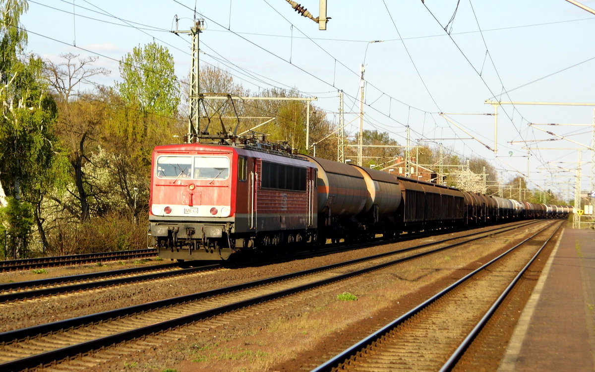 Am 02.05.2016 kam die MEG 708 (155 046-6) aus Richtung Magdeburg nach Niederndodeleben und fuhr weiter in Richtung Braunschweig .