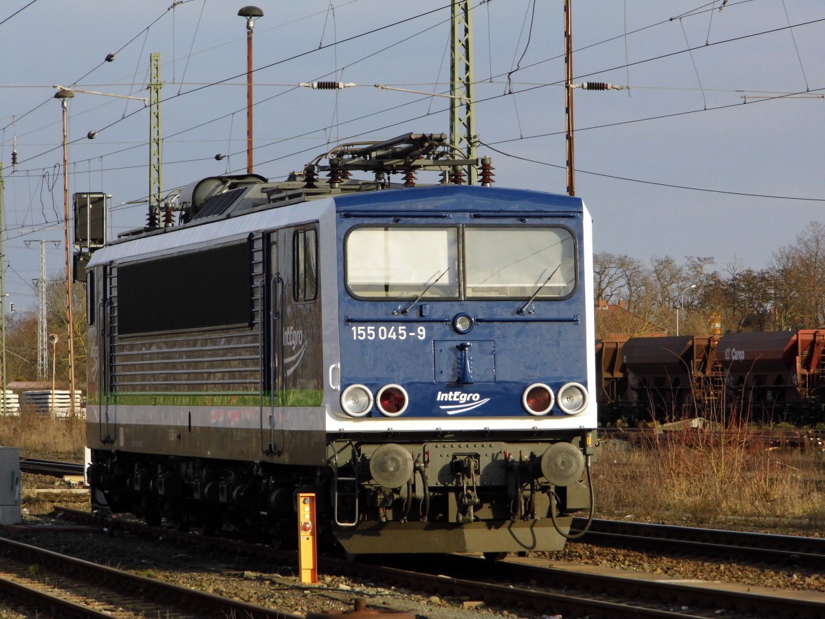 Am 03.02.2016 war die 155 045-9 von der IntEgro (Press) in Stendal abgestellt .