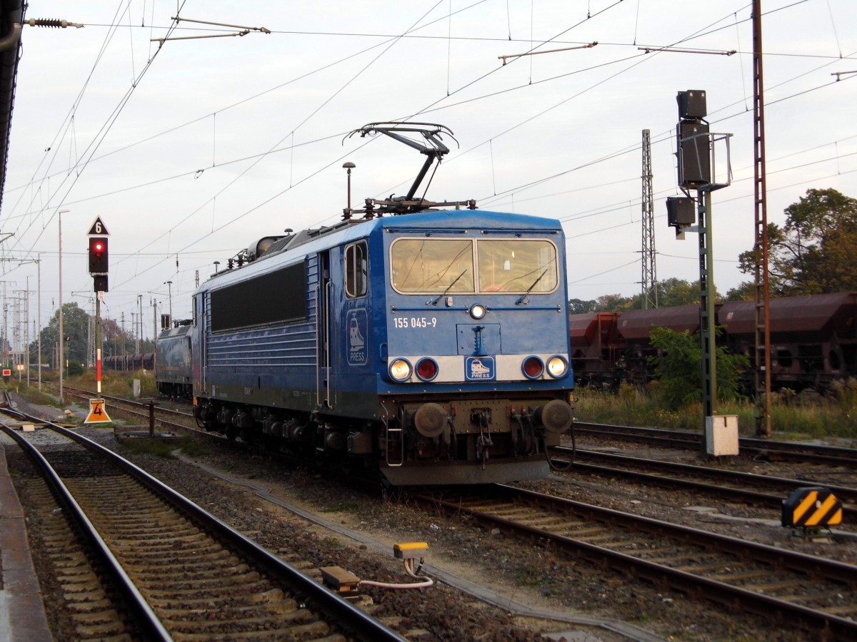 Am 04.10.2015 stand  die 155 045-9   von der Press in Stendal .