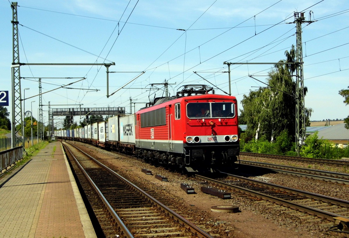 Am 06.08.2015 kam die  MEG 704 (155 195) aus Richtung Braunschweig nach Niederndodeleben und fuhr weiter in Richtung Magdeburg .