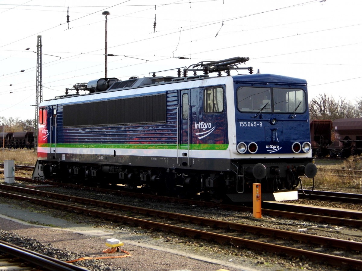 Am 07.02.2016 war die 155 045-9 In IntEgro Lackierung in Stendal abgestellt .