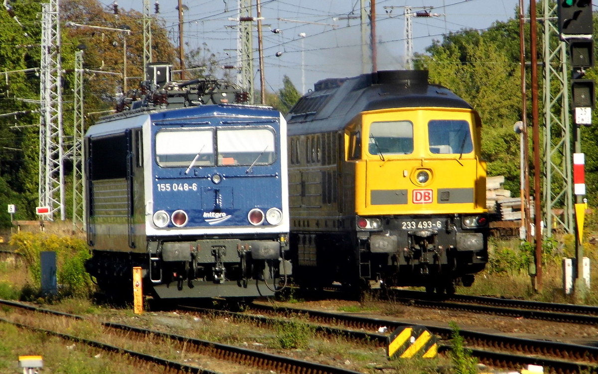 Am 08.09.2016   die 155 048-6 und die 233 493-6 in Stendal .