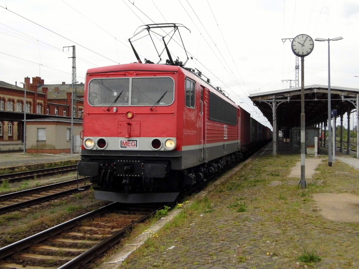 Am 09.05.2015 kam die  155 059-9 ( MEG 710 ) aus Richtung Magdeburg nach Stendal und fuhr weiter in Richtung Wittenberge .