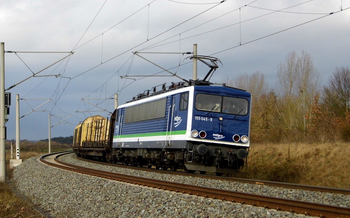 Am 10.02.2016 die 155 045-9 von der IntEgro (Press) aus Richtung Borstel und fuhr weiter in Richtung Stendal und macht den Kopf und den  weiter in Richtung Hannover  . 
