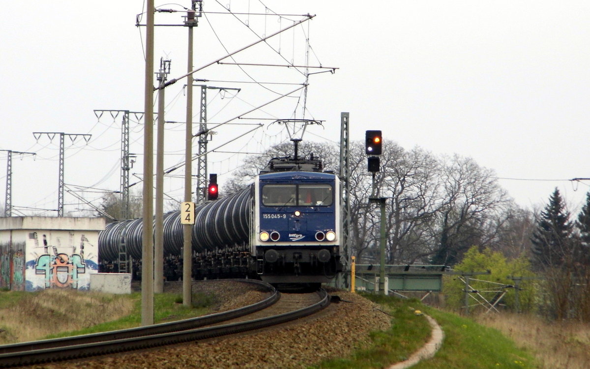 Am 13.04.2016 kam die  155 045-9 von der IntEgro (Press) aus Richtung Stendal und fuhr weiter in Richtung Salzwedel .