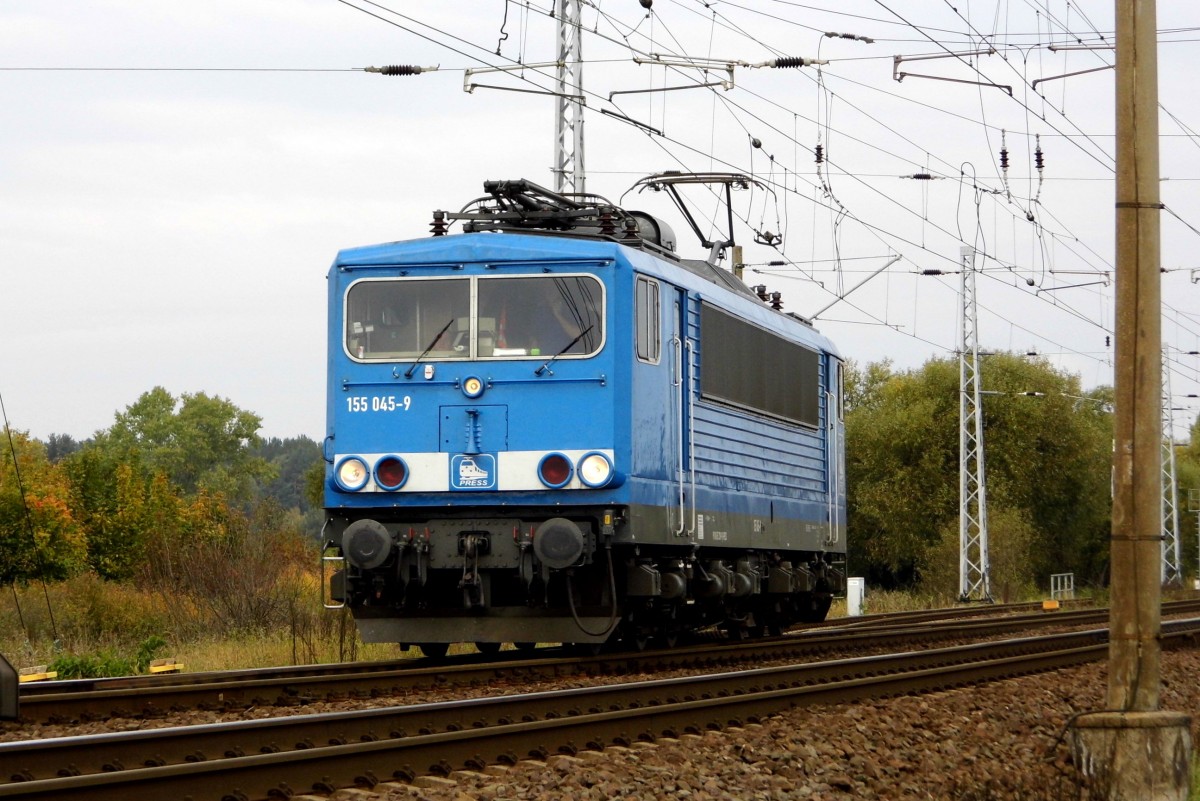 Am 18.10.2015 die  155 045-9   in Borstel .