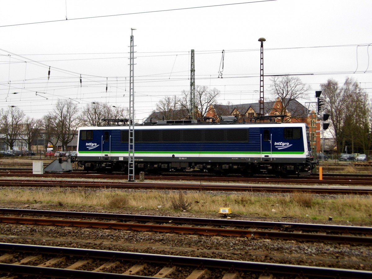Am 19.03.2016 war die 155 045-9 von der IntEgro (Press) in Stendal abgestellt .