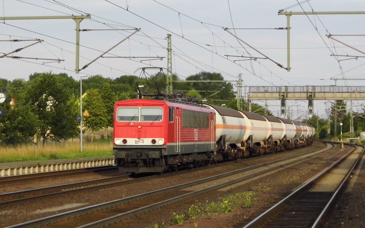 Am 23.07.2015 kam die  155 046-6 ( MEG 708) aus Richtung Braunschweig nach Niederndodeleben und fuhr weiter in Richtung Magdeburg .