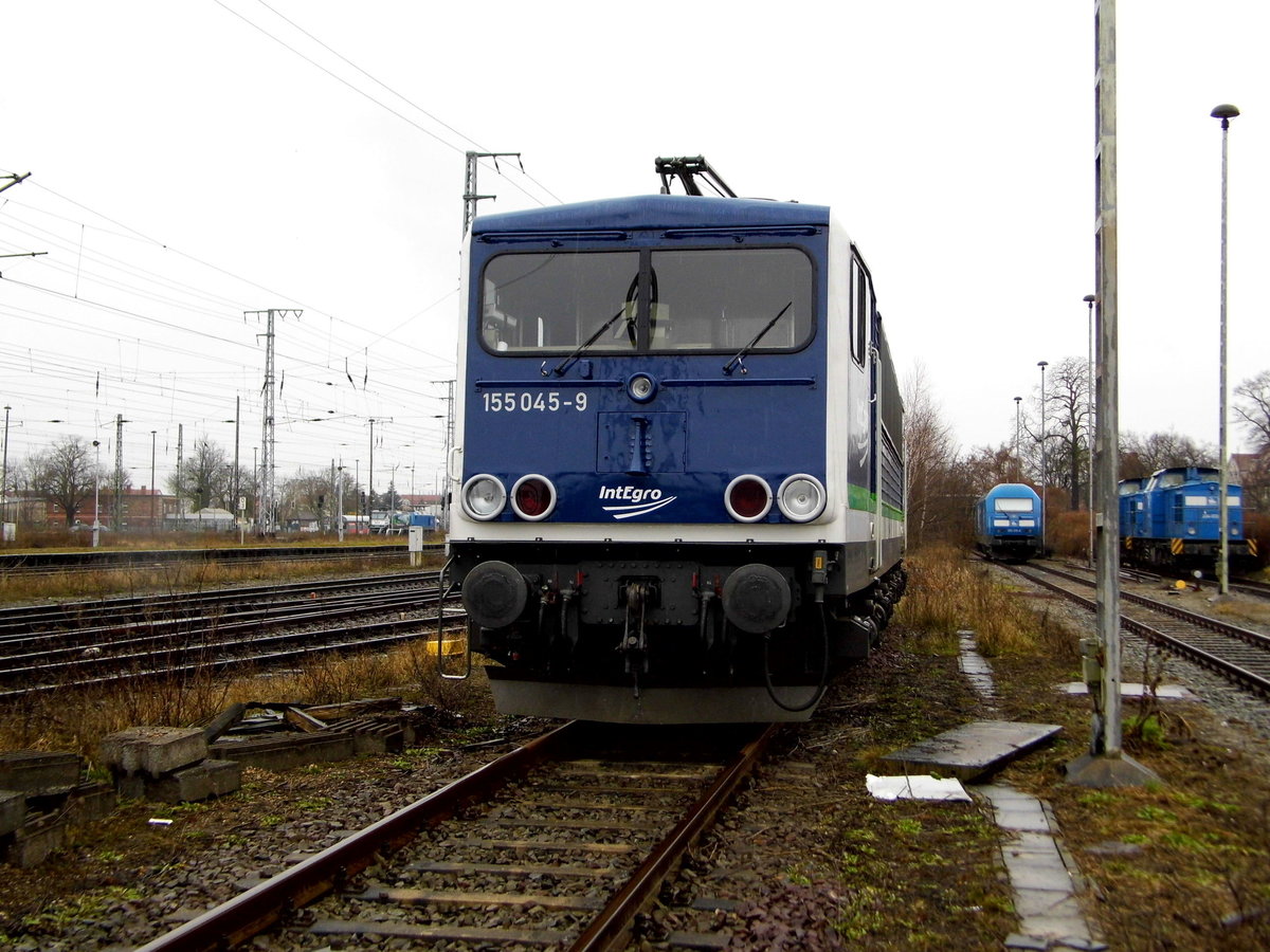 Am 25.03.2016 war die 155 045-9 von der IntEgro (Press) in Stendal abgestellt .