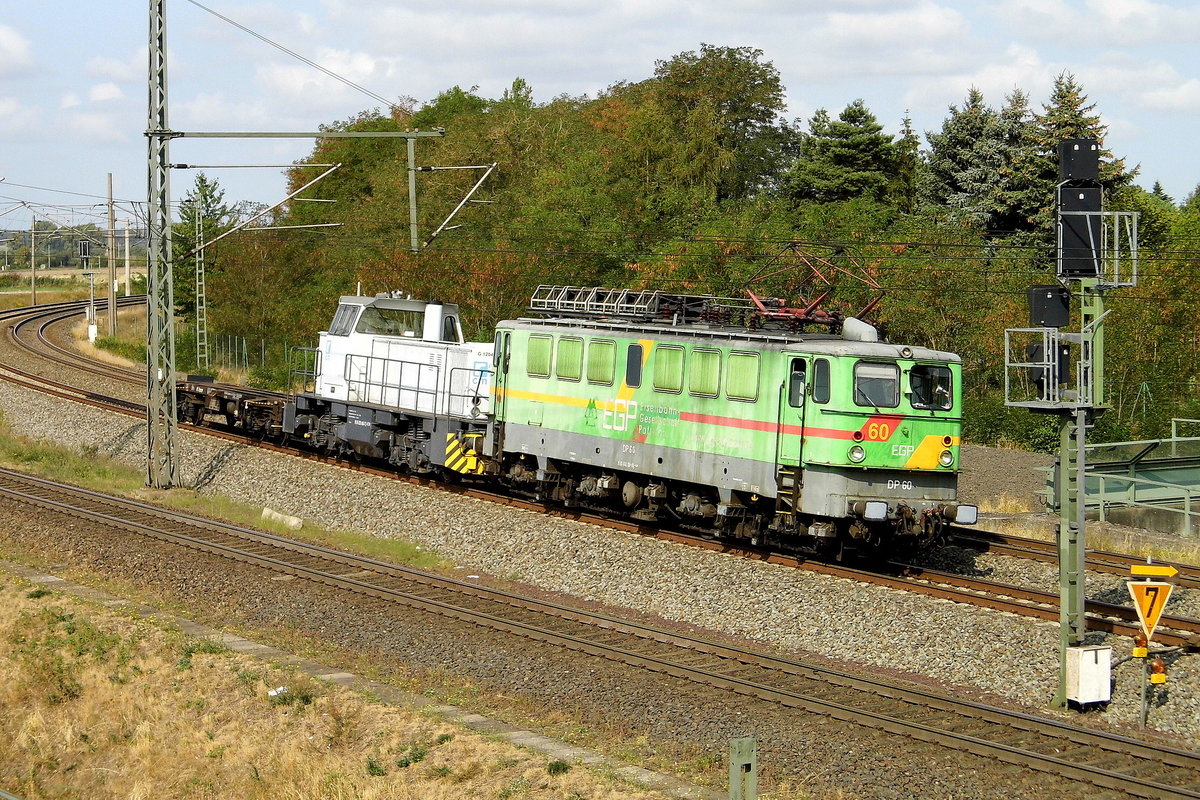Am 28.08.2018  fuhren die 276 003-7 von der RCM - Rail Care, und die 142 128-8  von der EGP - Eisenbahngesellschaft Potsdam mbH,  von Wittenberge   nach Stendal  und weiter in Richtung  Braunschweig . 