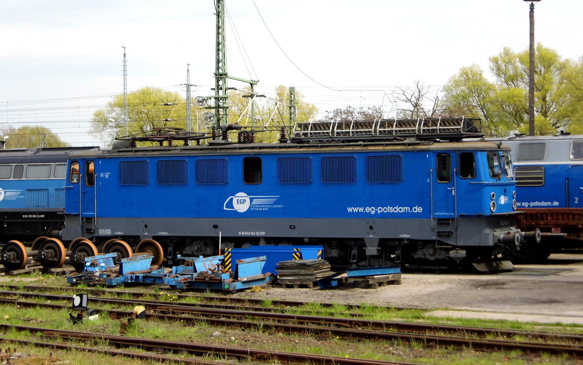 Am 30.04.2016 Frühlingsfest im Historischen Lokschuppen Wittenberge stand die 142 042-1 von der EGP .